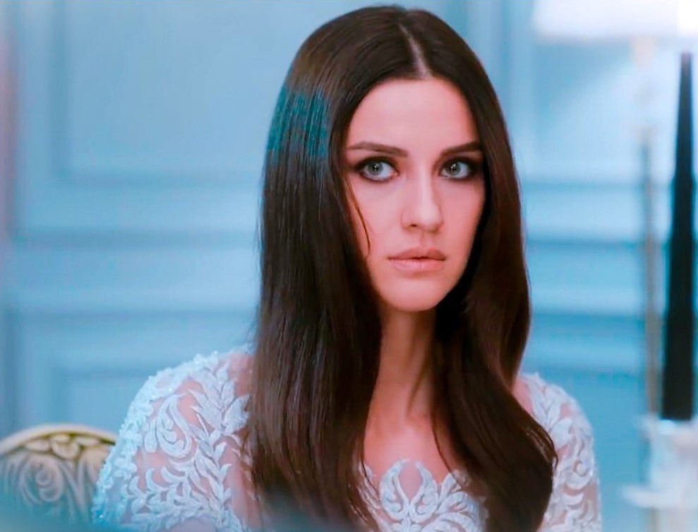 نفس زرين – أدتها الممثلة إيرام هيلفجي أوغلو